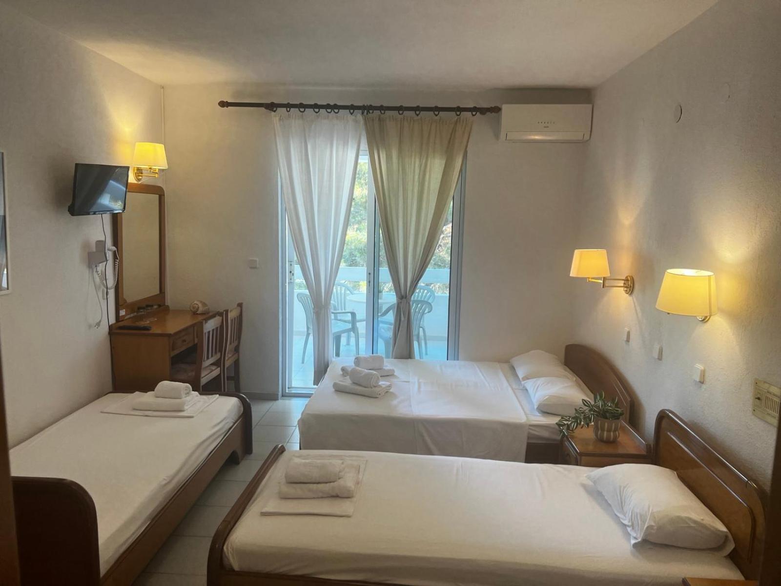 Hotel Proteas Ormos Prinou  Ruang foto