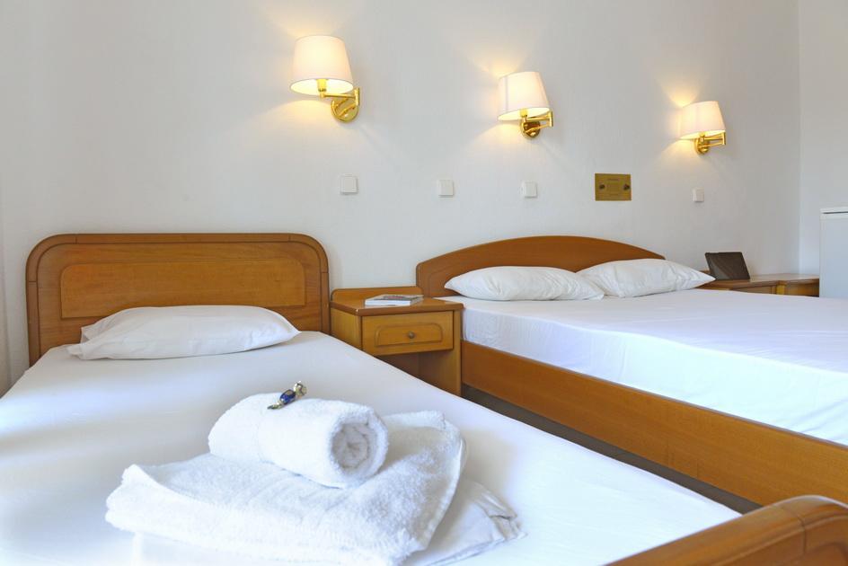 Hotel Proteas Ormos Prinou  Bagian luar foto